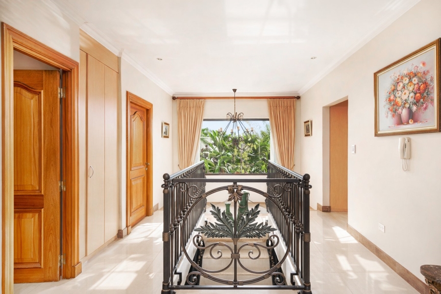 5 Bedroom Property for Sale in Caribbean Beach Club North West